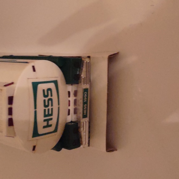 1990 HESS toy tanker truck. Corn backup light alert excellent condition. - Picture 6 of 6